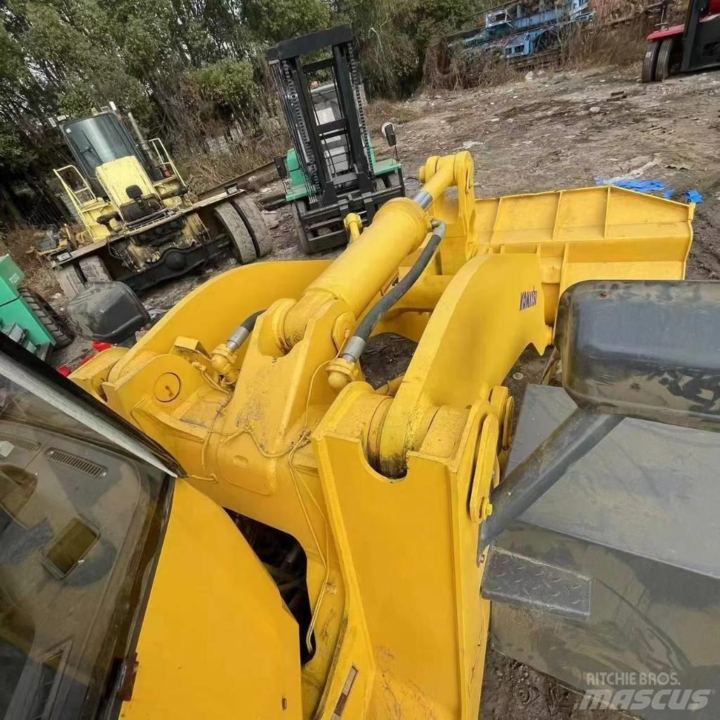 Komatsu WA 500 Kolesové nakladače