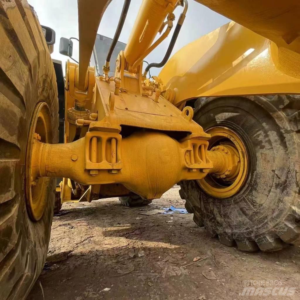 Komatsu WA 500 Kolesové nakladače