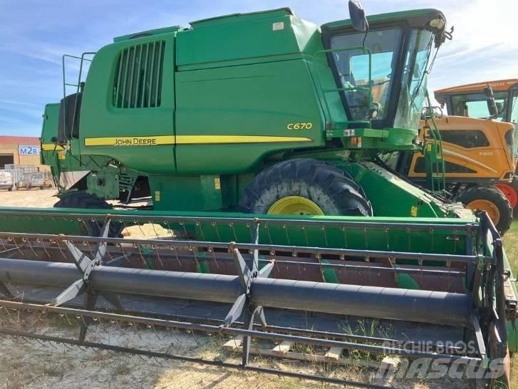 John Deere C 670 Kombinované zberacie stroje