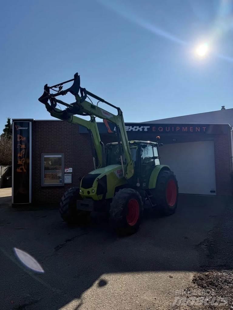 CLAAS Axos 330 Traktory