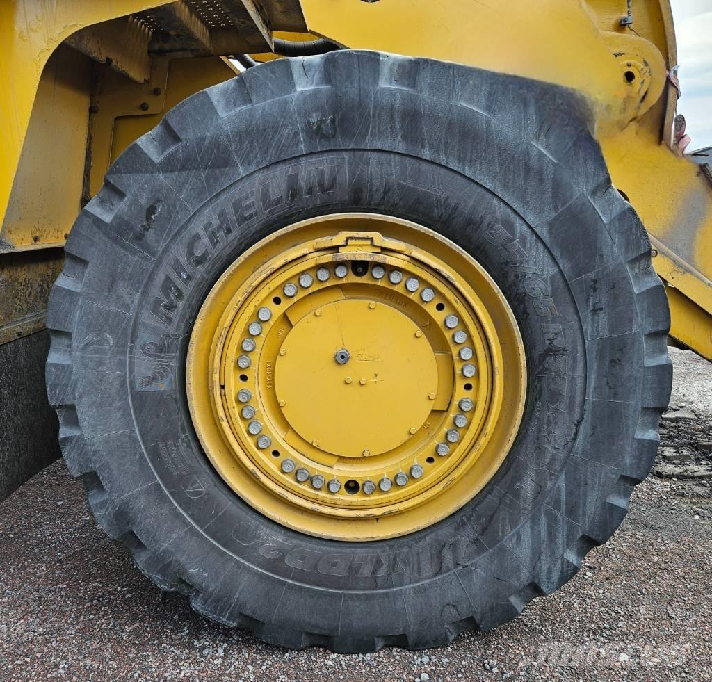 CAT 988 K Kolesové nakladače
