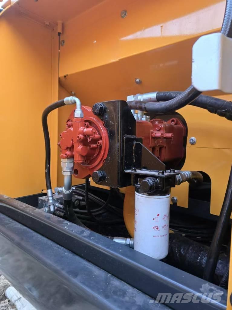 Hyundai R 220-9 S Pásové rýpadlá