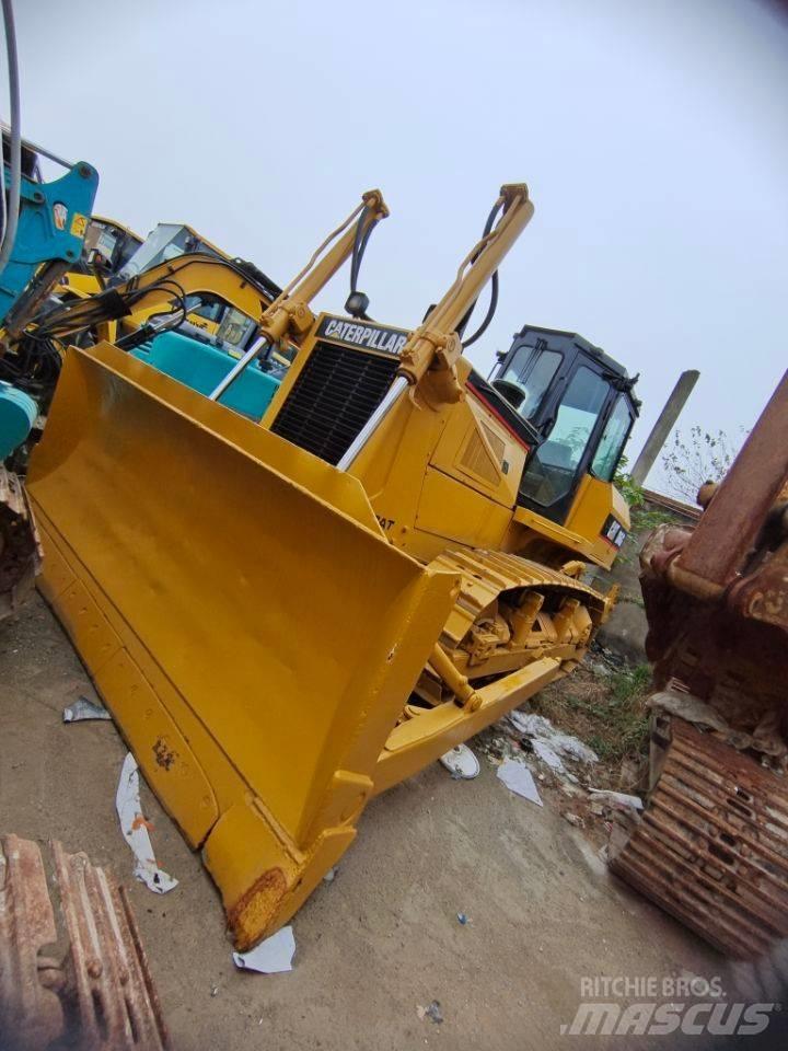 CAT D6G Pásové dozéry