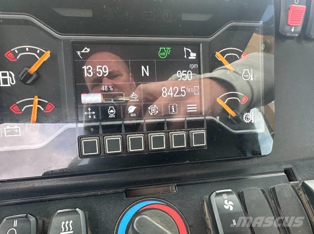 CAT 432 Rýpadlo-nakladače