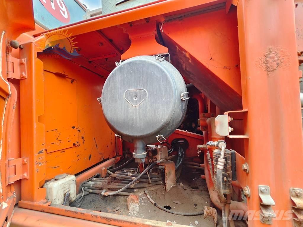 Doosan DX 300 LC Pásové rýpadlá