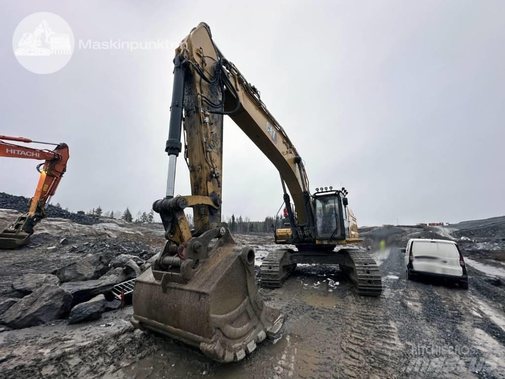 CAT 352 Pásové rýpadlá