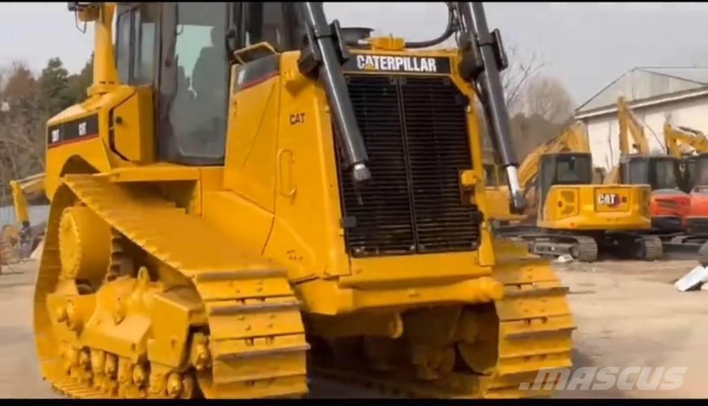 CAT D 8 T Pásové dozéry