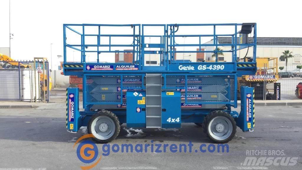 Genie GS 4390 Nožnicové zdvíhacie plošiny
