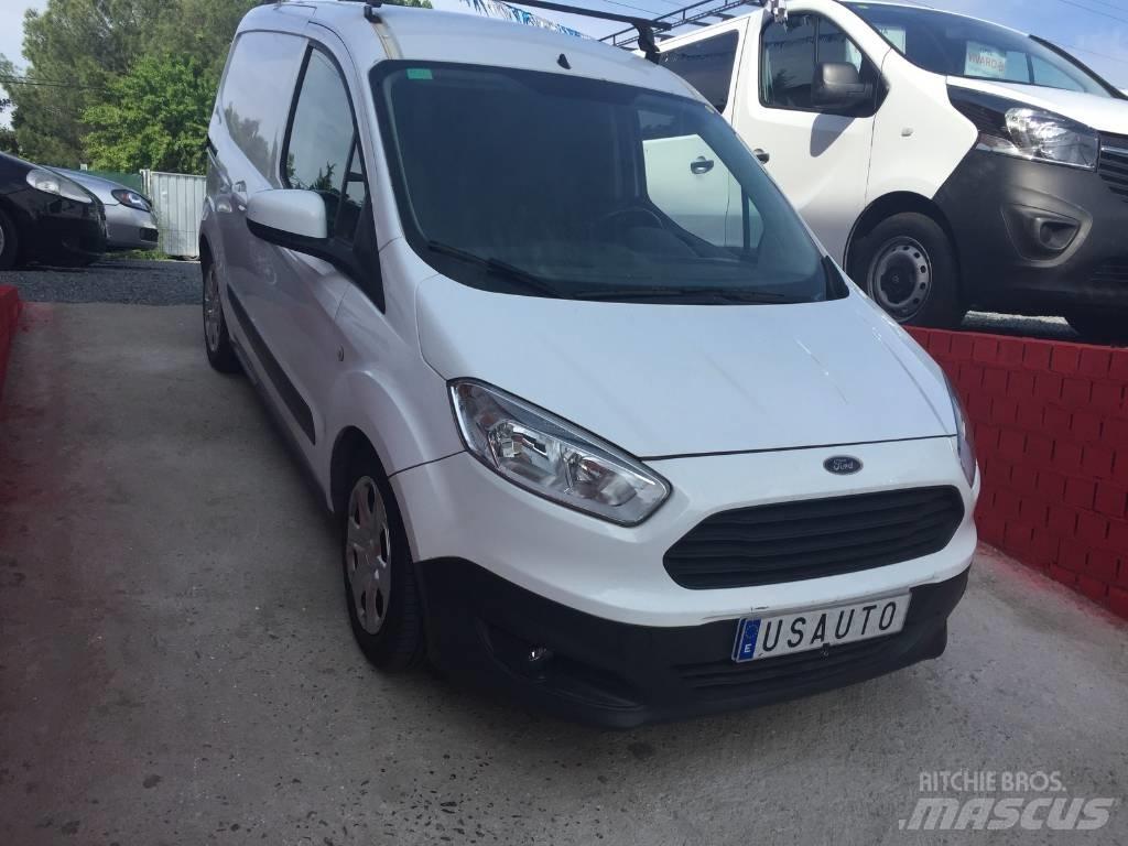 Ford Courier Skriňová nadstavba