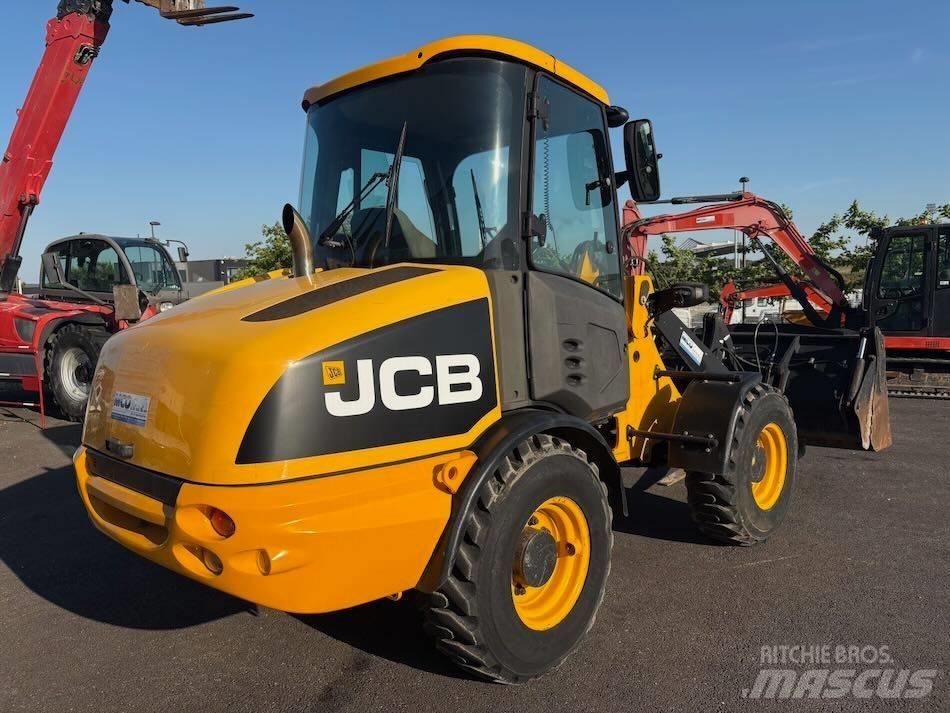 JCB 406 Kolesové nakladače