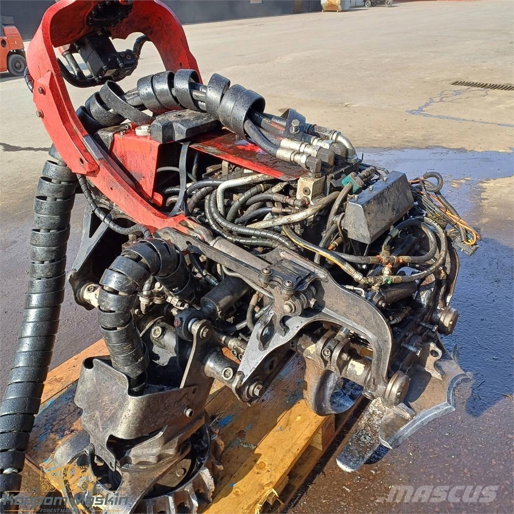 Komatsu C124 Žatevné hlavy