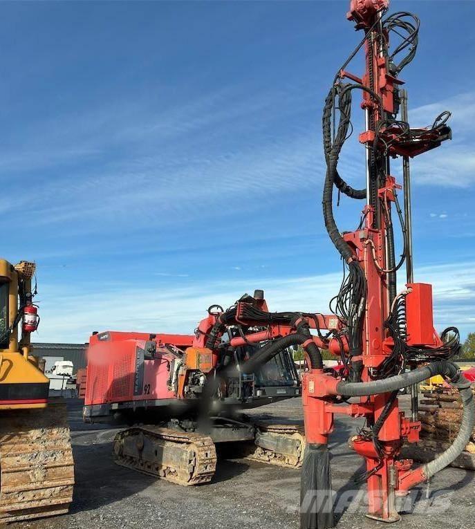 Sandvik DX800 Povrchové vrtné súpravy