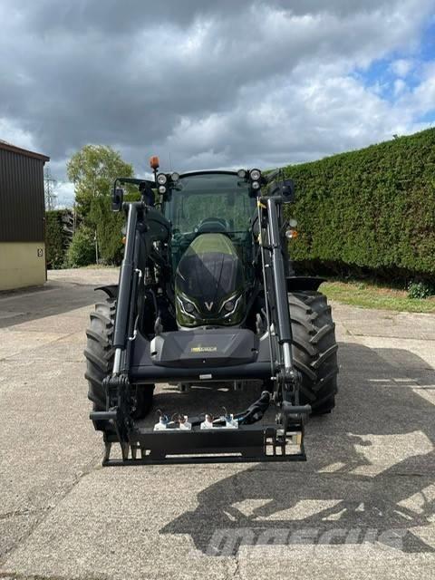 Valtra G 125 Traktory