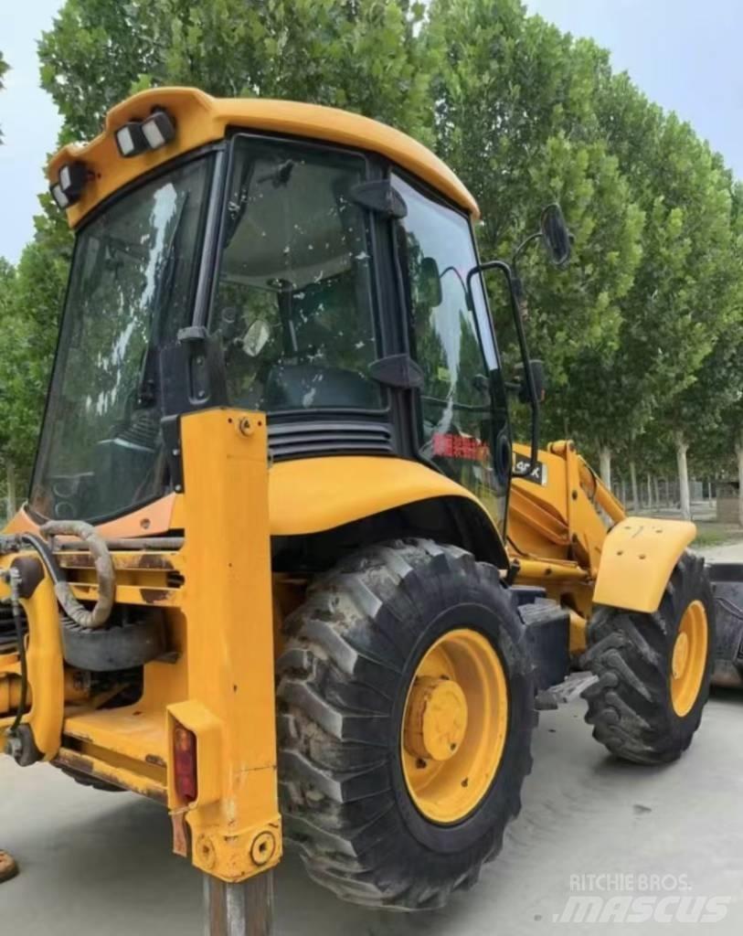 JCB 4 CX Rýpadlo-nakladače