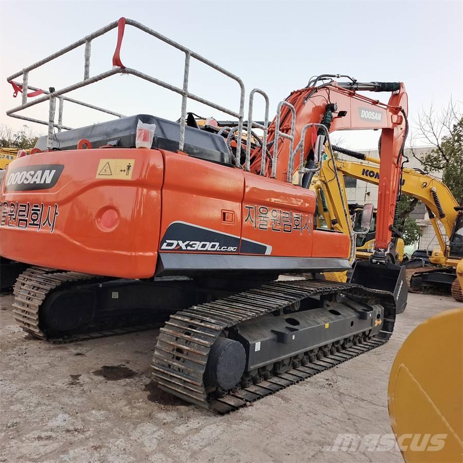 Doosan DX 300 LC-9C Pásové rýpadlá