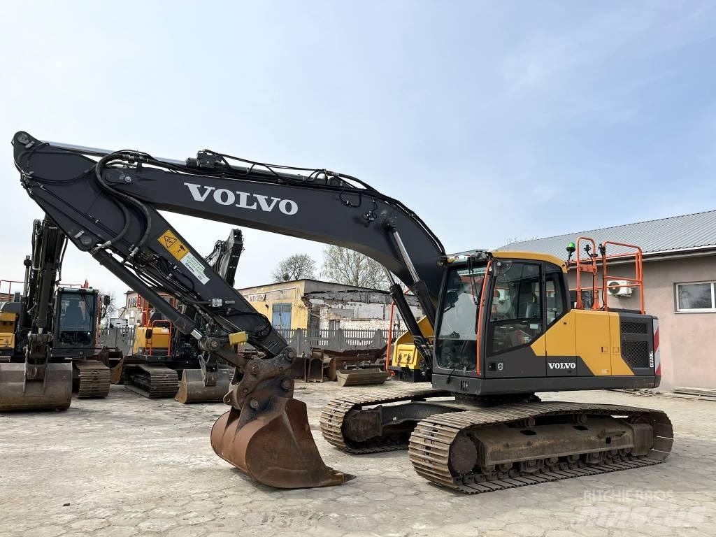 Volvo EC 220 E Pásové rýpadlá