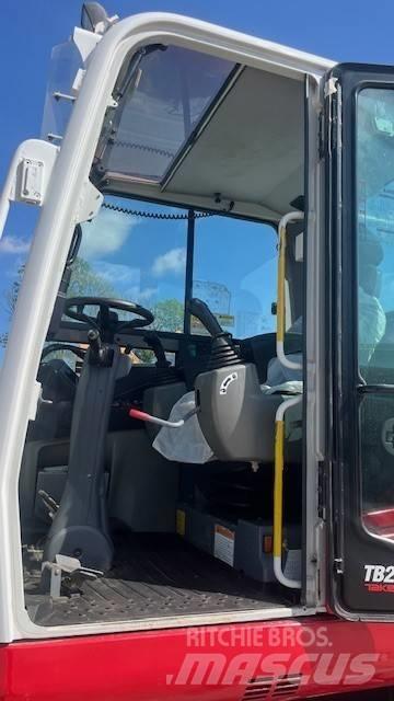 Takeuchi TB295W Kolesové rýpadlá
