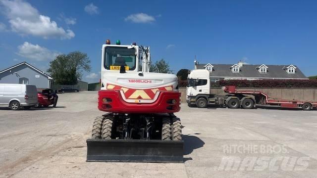 Takeuchi TB295W Kolesové rýpadlá