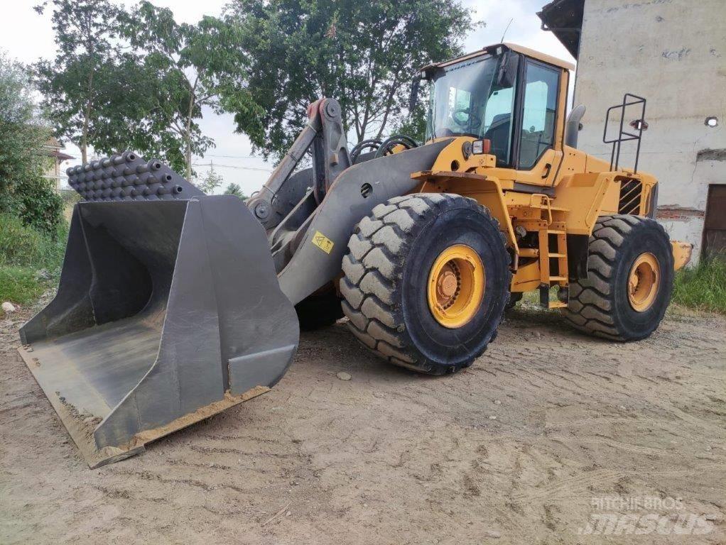 Volvo L 220 F Kolesové nakladače