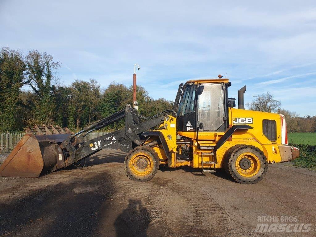 JCB 437 HT Kolesové nakladače