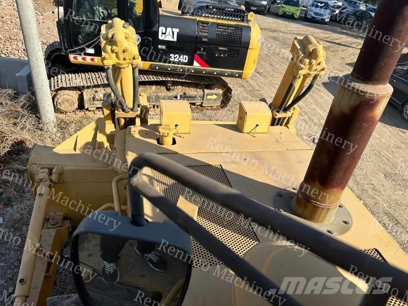 CAT D 8 R Pásové dozéry