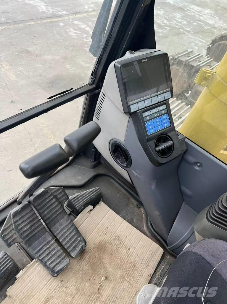 Komatsu PC490-10 Pásové rýpadlá
