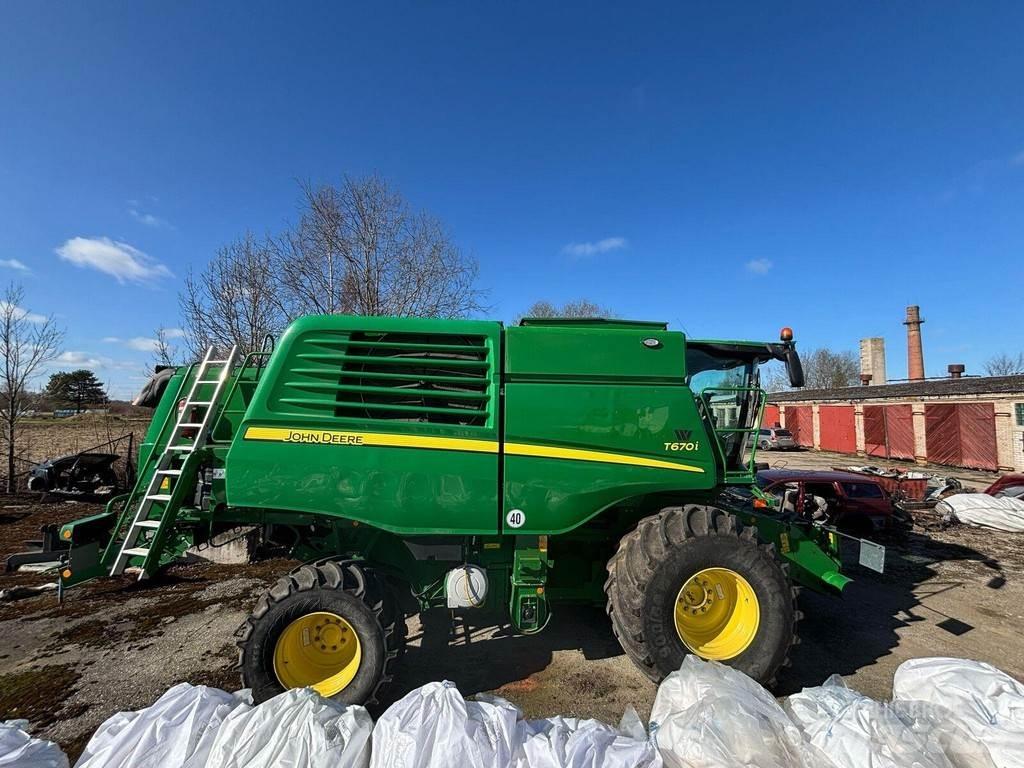 John Deere T670 Kombinované zberacie stroje