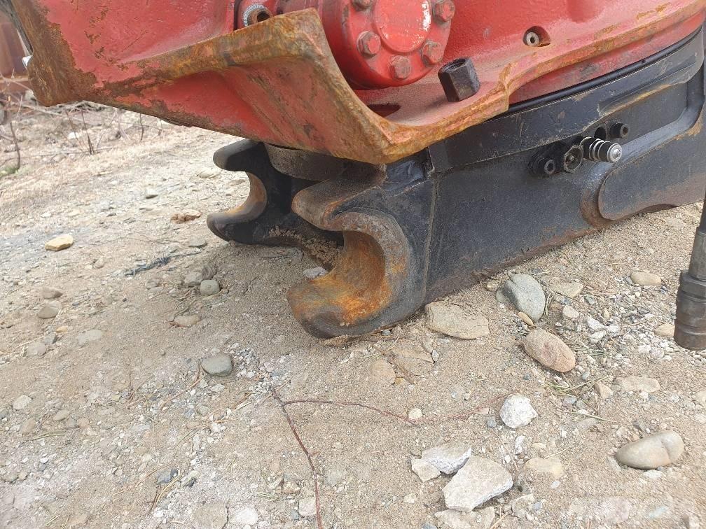  Cat. 320e Pásové rýpadlá