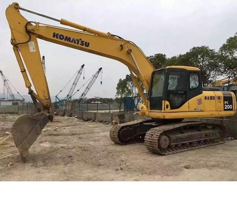 Komatsu pc200-7 Pásové rýpadlá