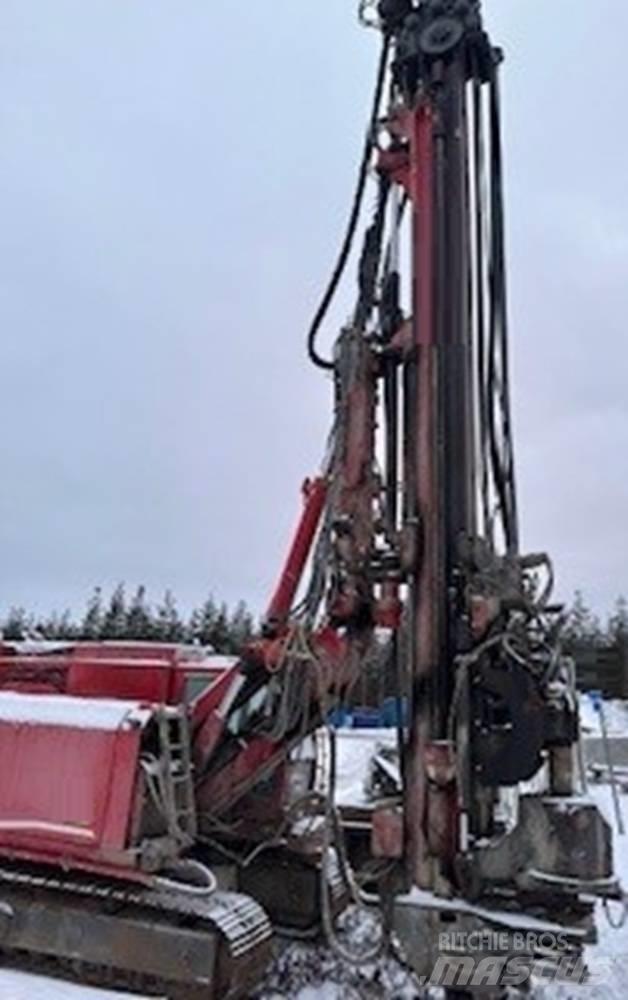 RTG RG16T Pilierovej žeriav