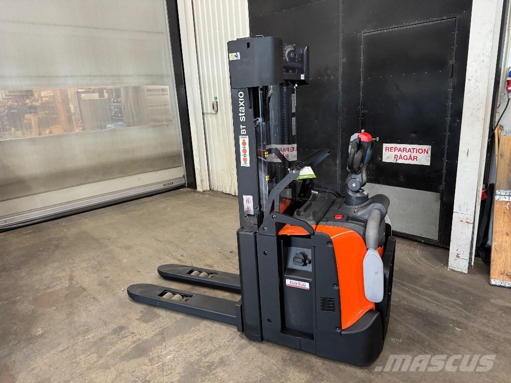 Toyota SPE140L Ručne vedené vysokozdvižné vozíky