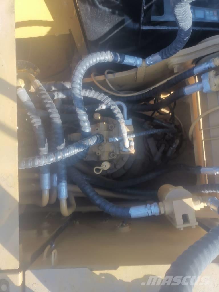 CAT 320 D Pásové rýpadlá