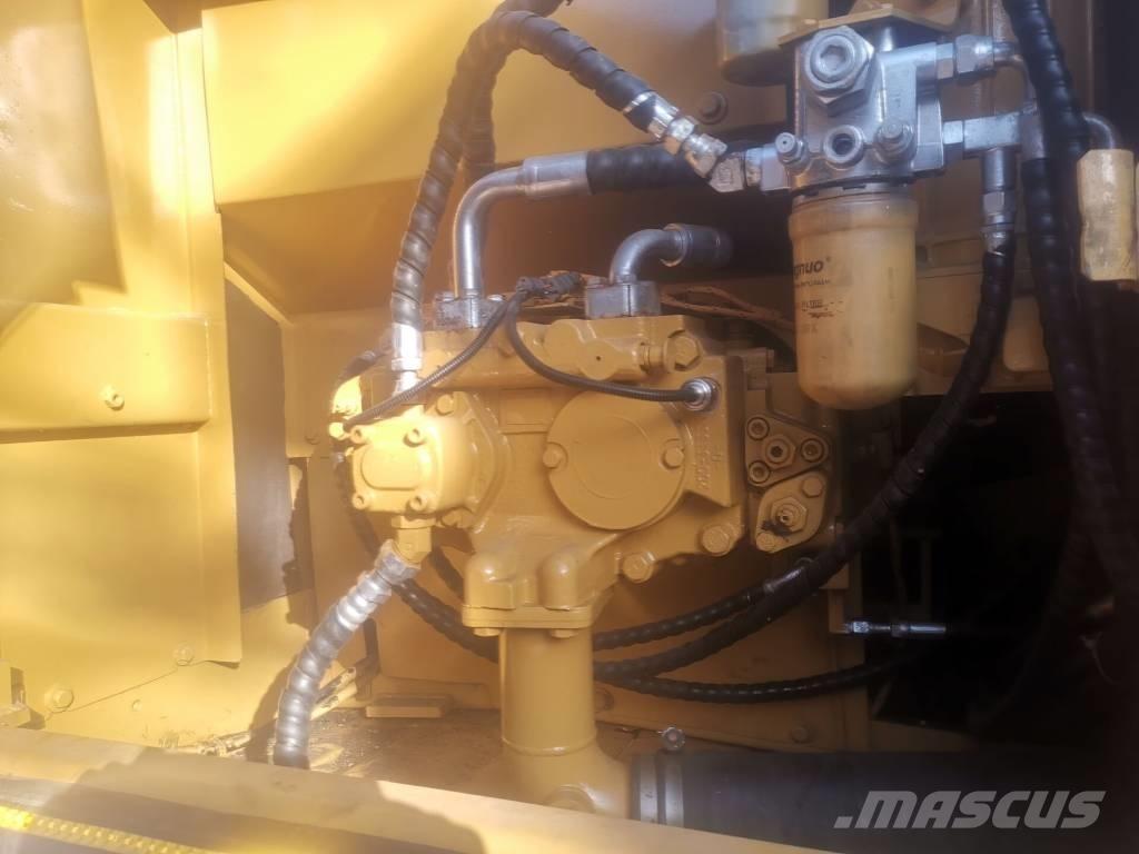 CAT 320 D Pásové rýpadlá