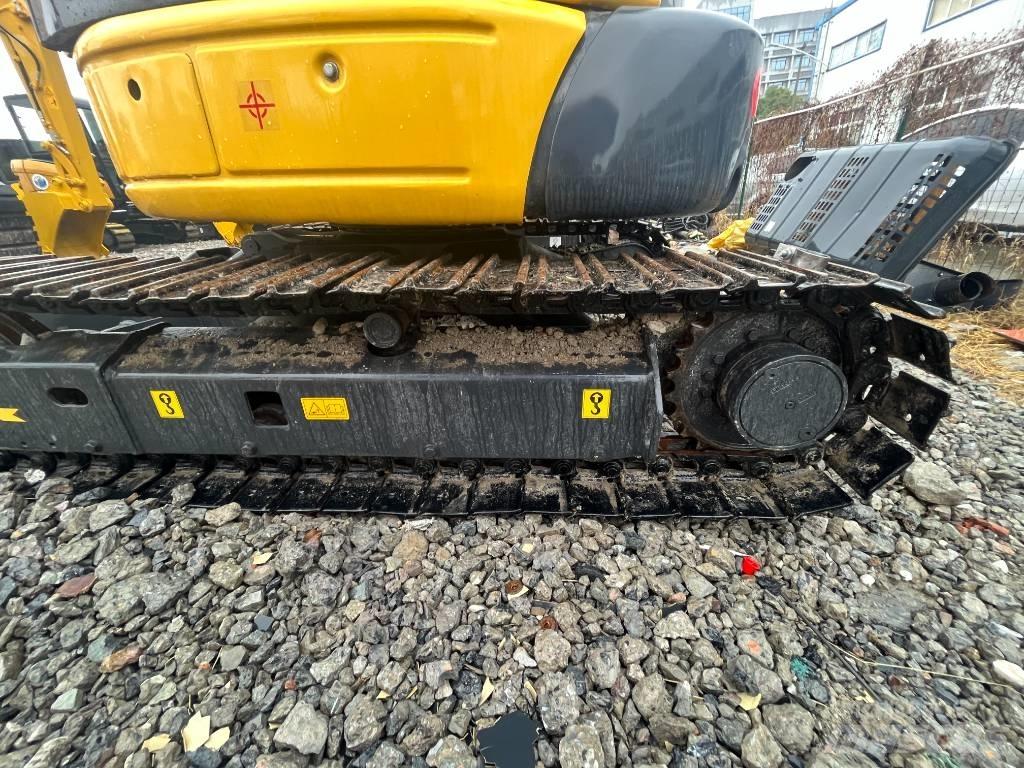 Komatsu PC 35 Pásové rýpadlá