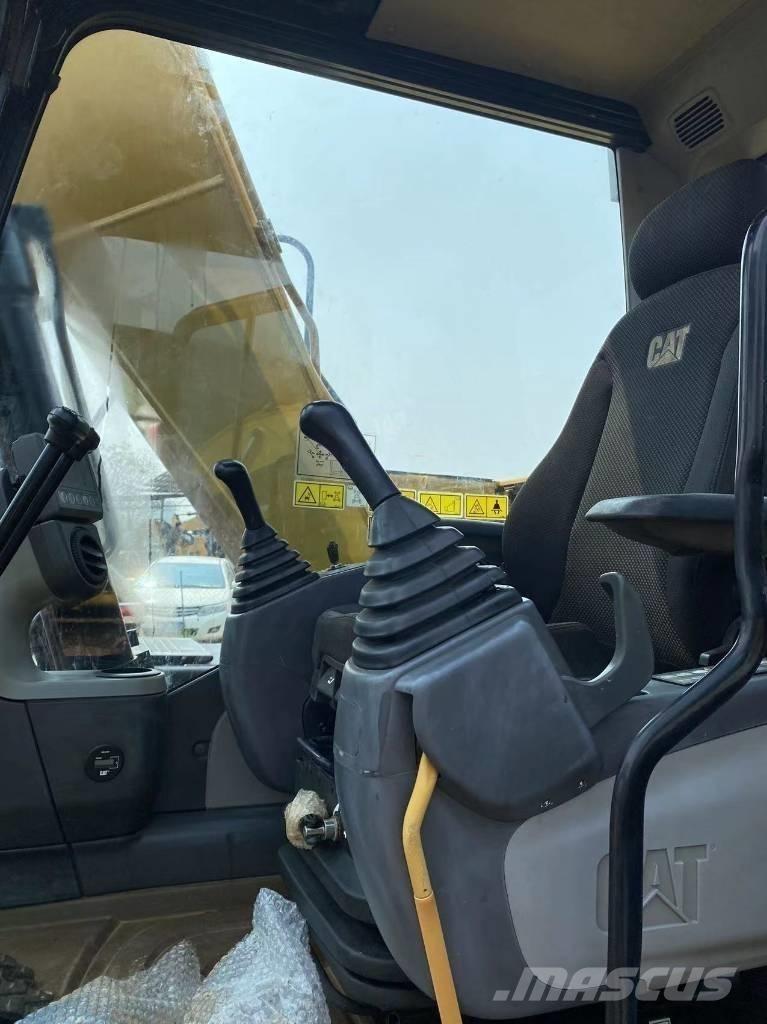 CAT 313 D Pásové rýpadlá