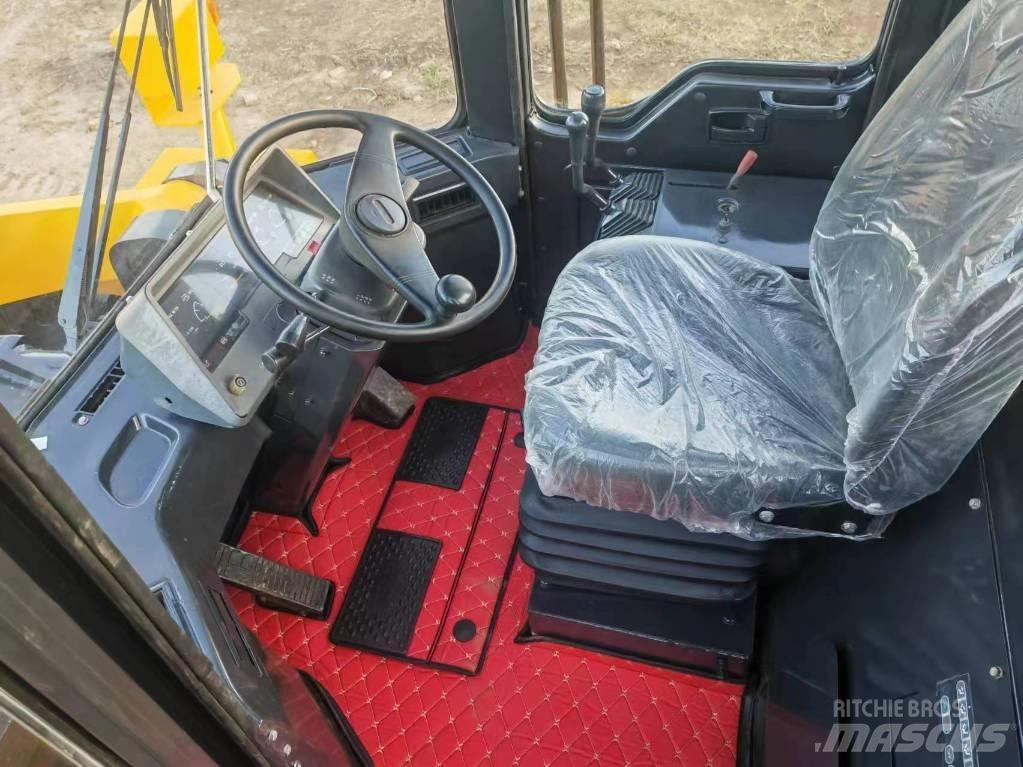 Komatsu WA 470-3 Kolesové nakladače
