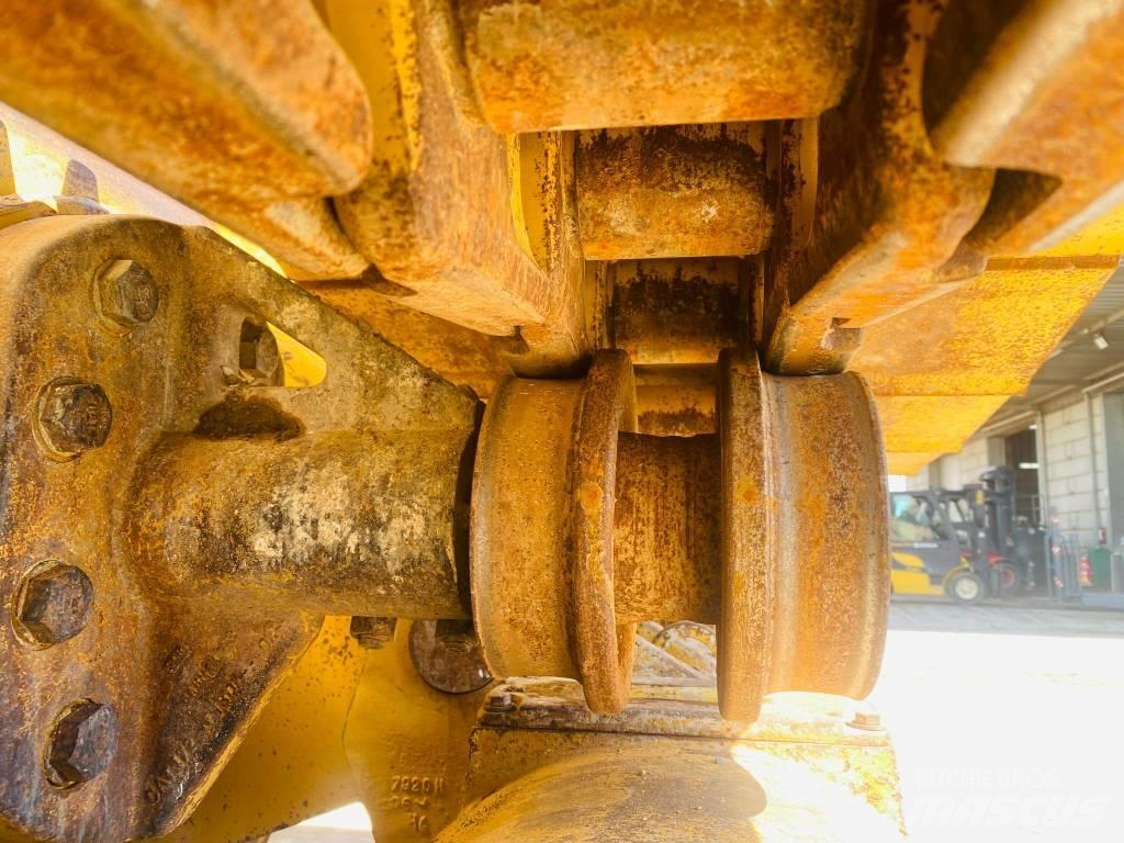CAT 973 C Pásové nakladače