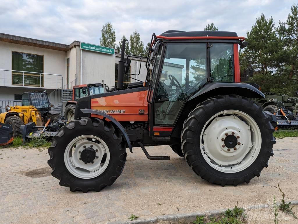 Valtra Valmet 700 Traktory