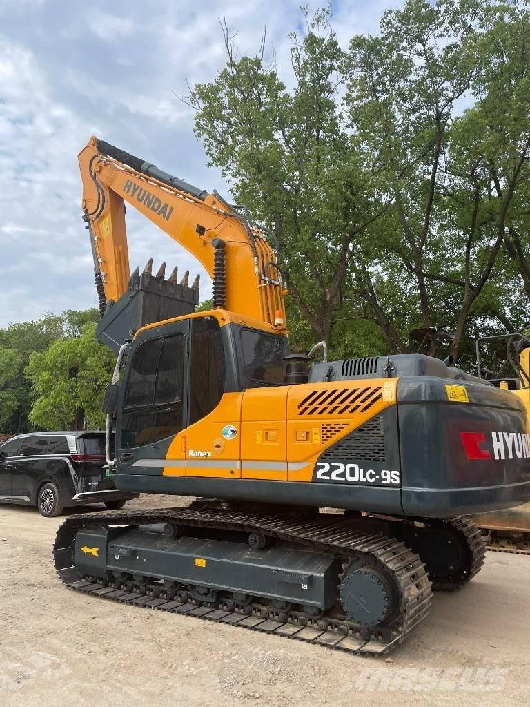 Hyundai 220LC-9S Midi rýpadlá 7 t - 12 t