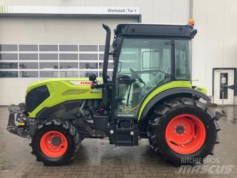 CLAAS NEXOS 240 S Traktory