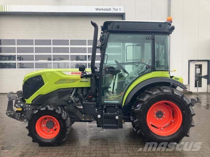 CLAAS NEXOS 240 S Traktory
