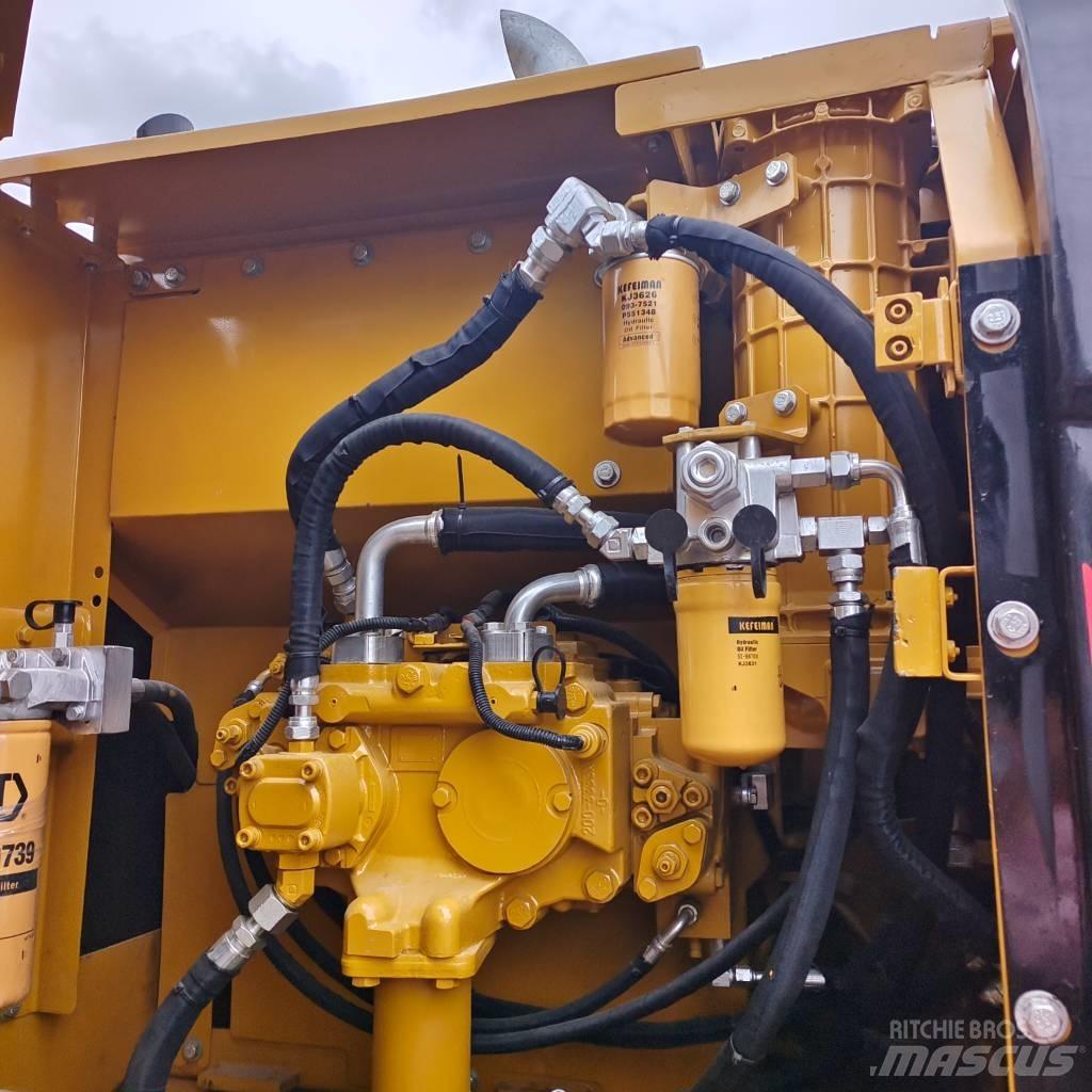 CAT 320 D Pásové rýpadlá