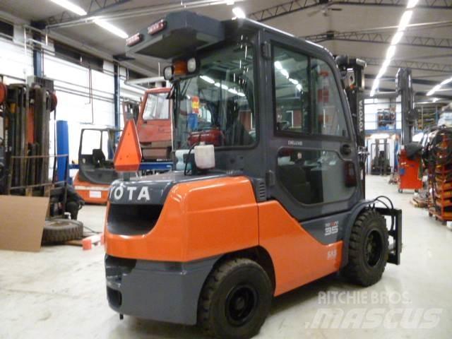 Toyota 52 - 2 - FDJF 35 Dieselové vozíky
