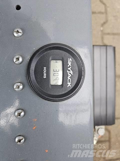 SkyJack SJIII 4632, Nožnicové zdvíhacie plošiny