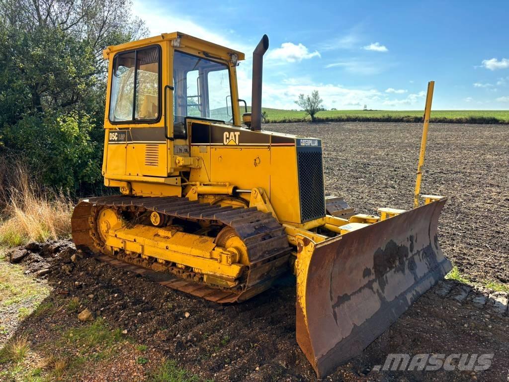 CAT D 5 C Pásové dozéry