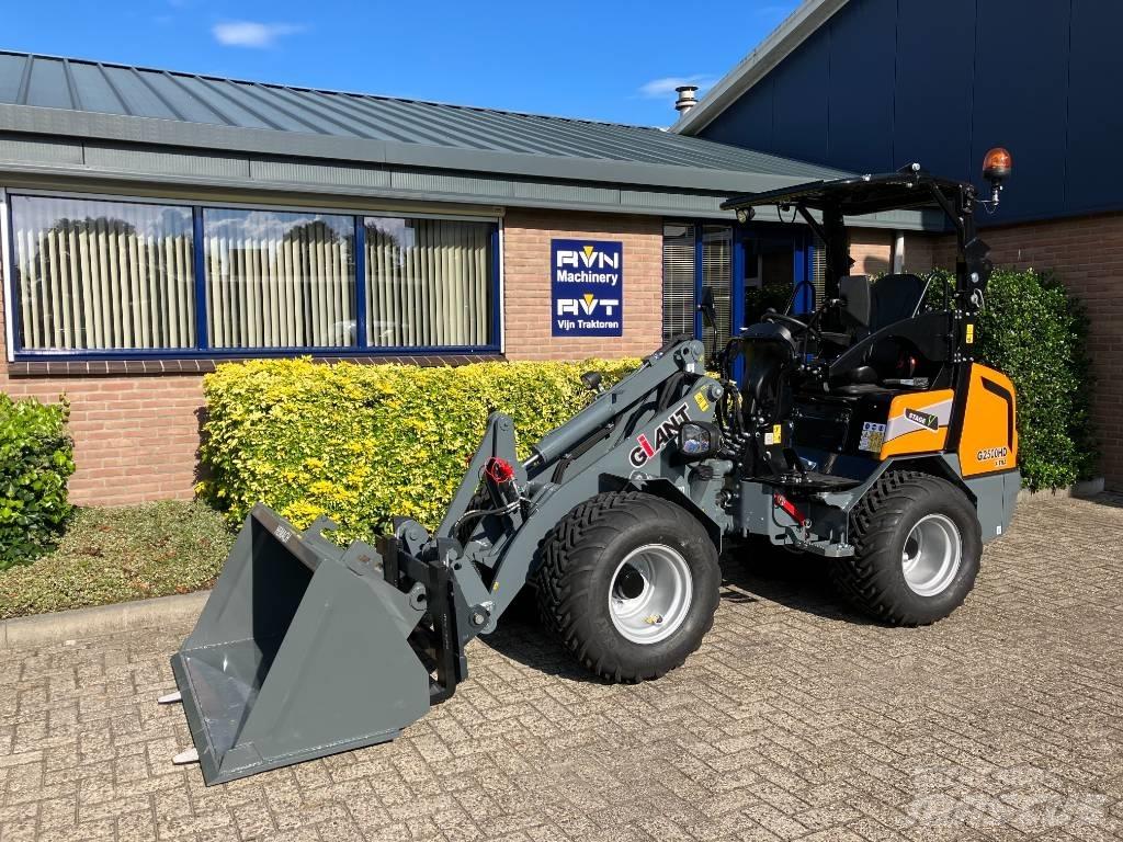 GiANT G2500 HD X-Tra Kolesové nakladače