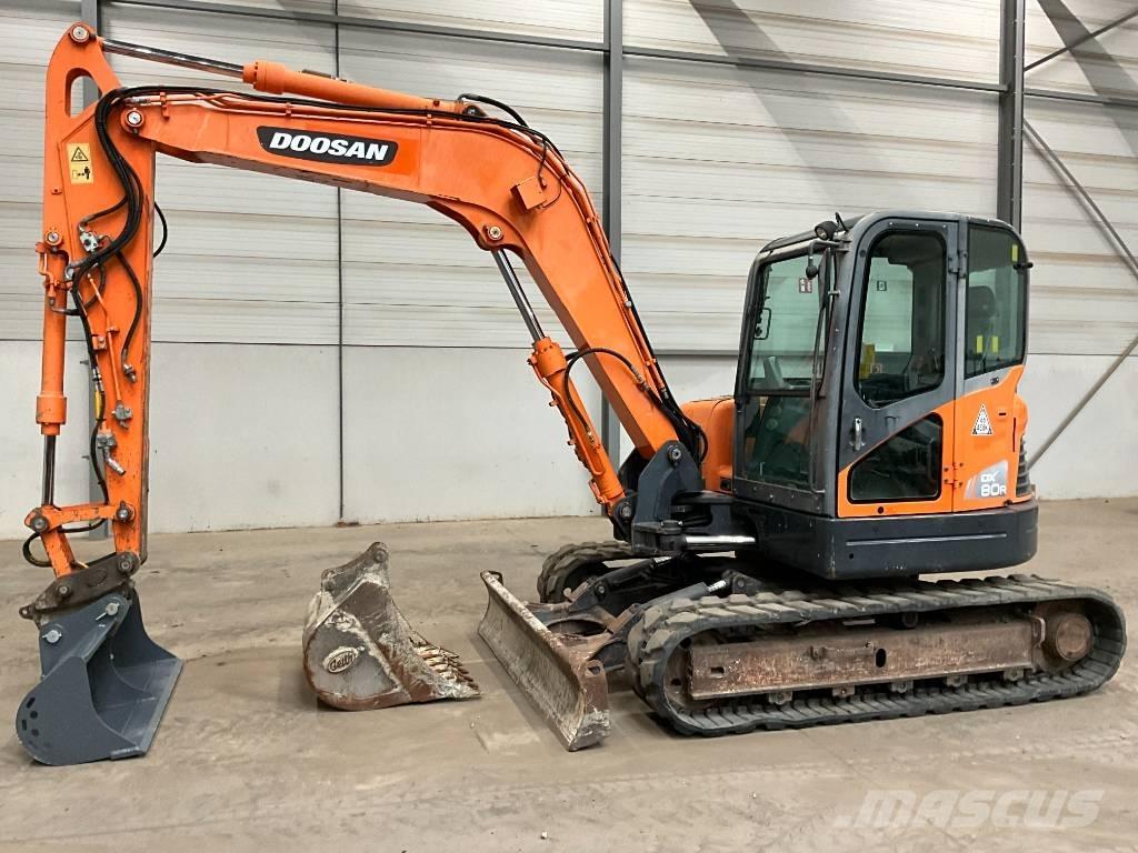 Doosan DX 80 R Midi rýpadlá 7 t - 12 t
