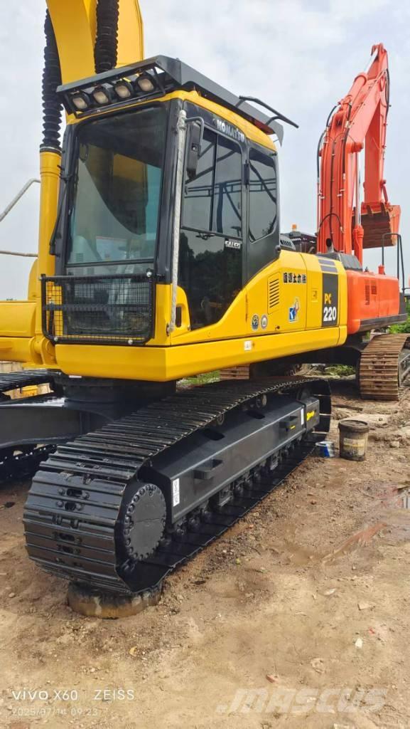 Komatsu PC 220-7 Pásové rýpadlá