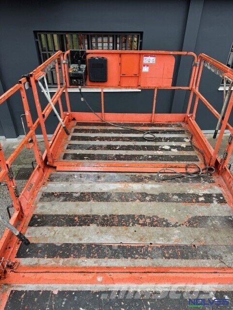 JLG 4394RT Nožnicové zdvíhacie plošiny