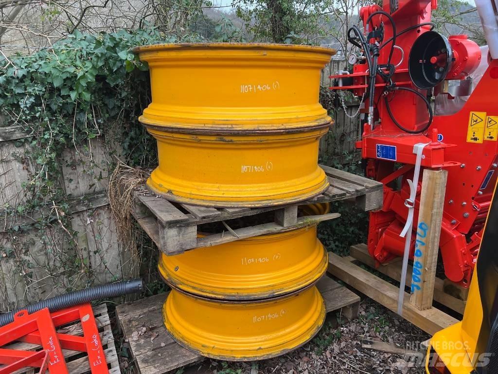JCB 4 x Wheel Rims Pneumatiky, kolesá a ráfiky
